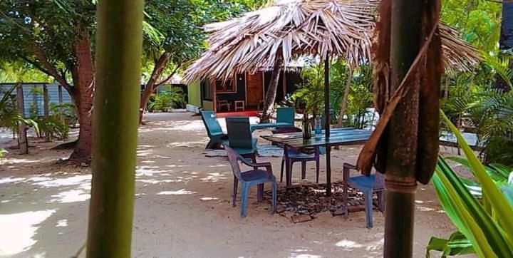 Naaval Beach Villa & Rooms Баттікалоа Екстер'єр фото