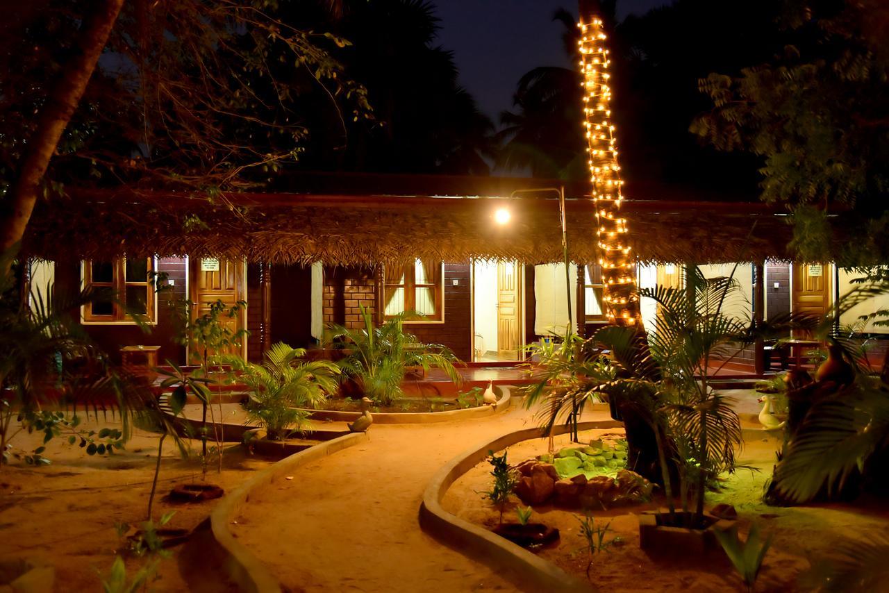 Naaval Beach Villa & Rooms Баттікалоа Екстер'єр фото