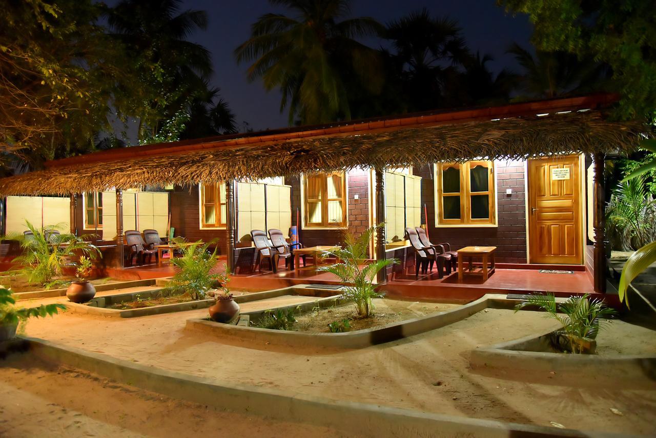 Naaval Beach Villa & Rooms Баттікалоа Екстер'єр фото